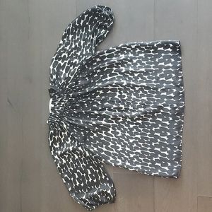 Chic Black & White Top Pattern Women's ButtonUp Shirt  Collective Concept Size L